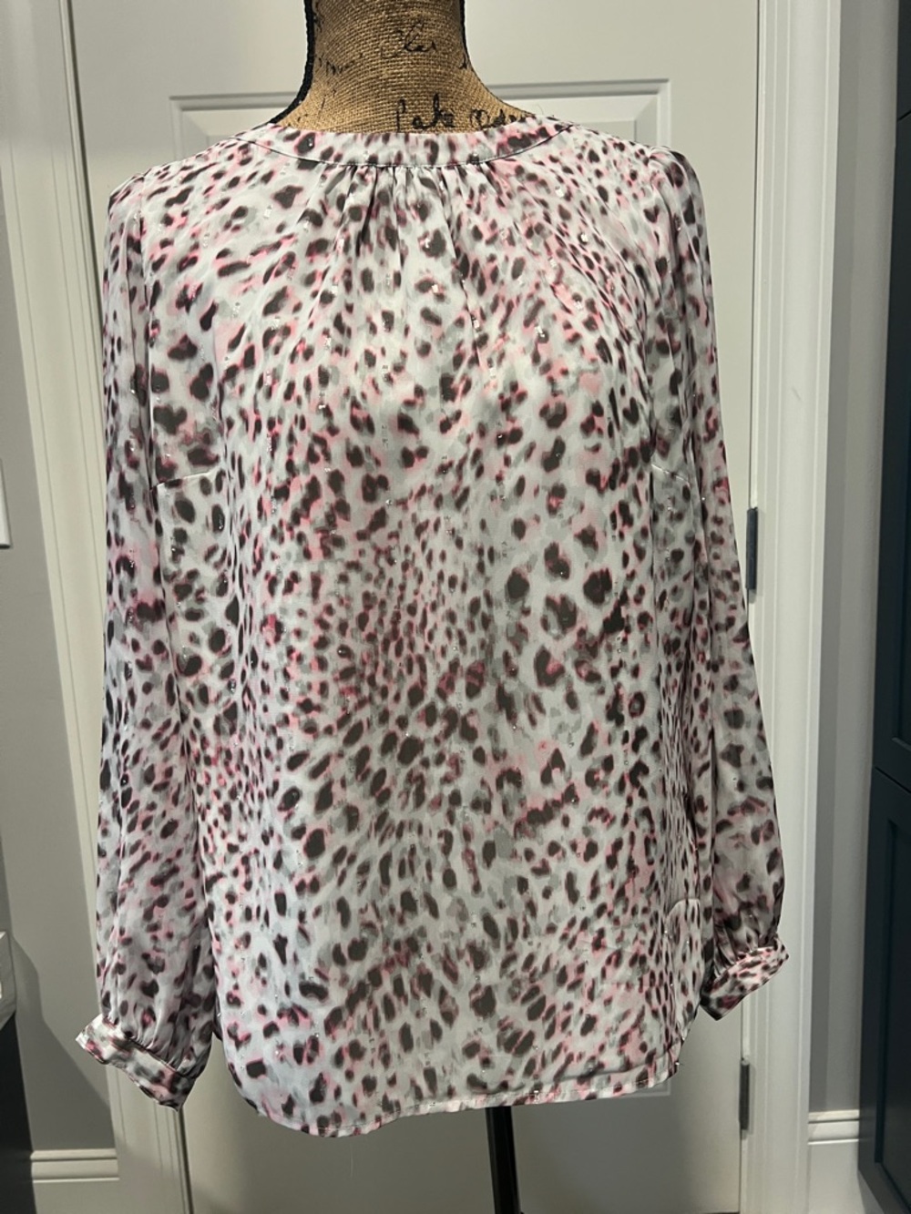Talbots Women's Pink Leopard Print Long Sleeve Top Sz M Maximalist Animal Career
